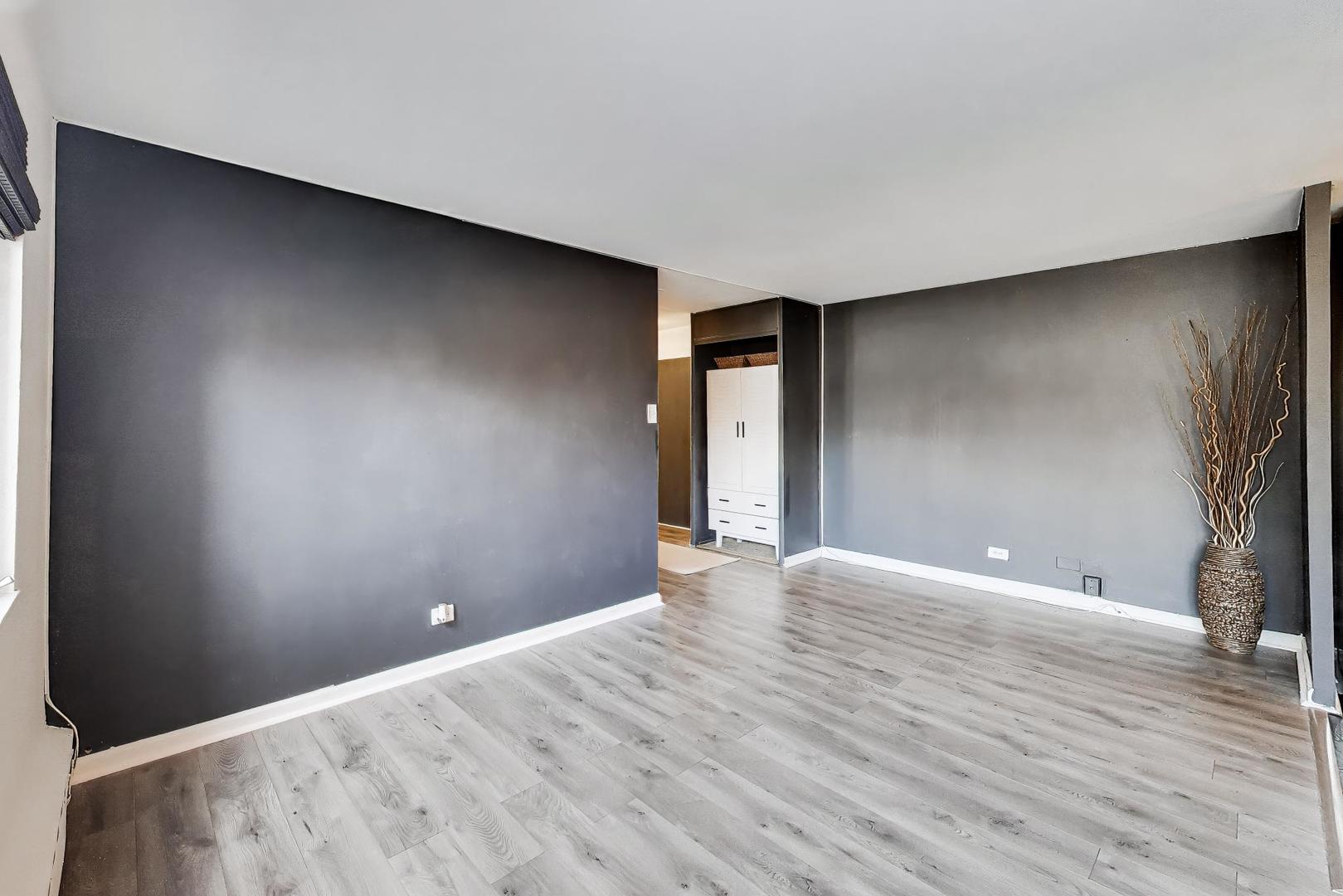 700 West Bittersweet Place, Unit 210 Chicago, IL 60613 - Photo 8 of 20