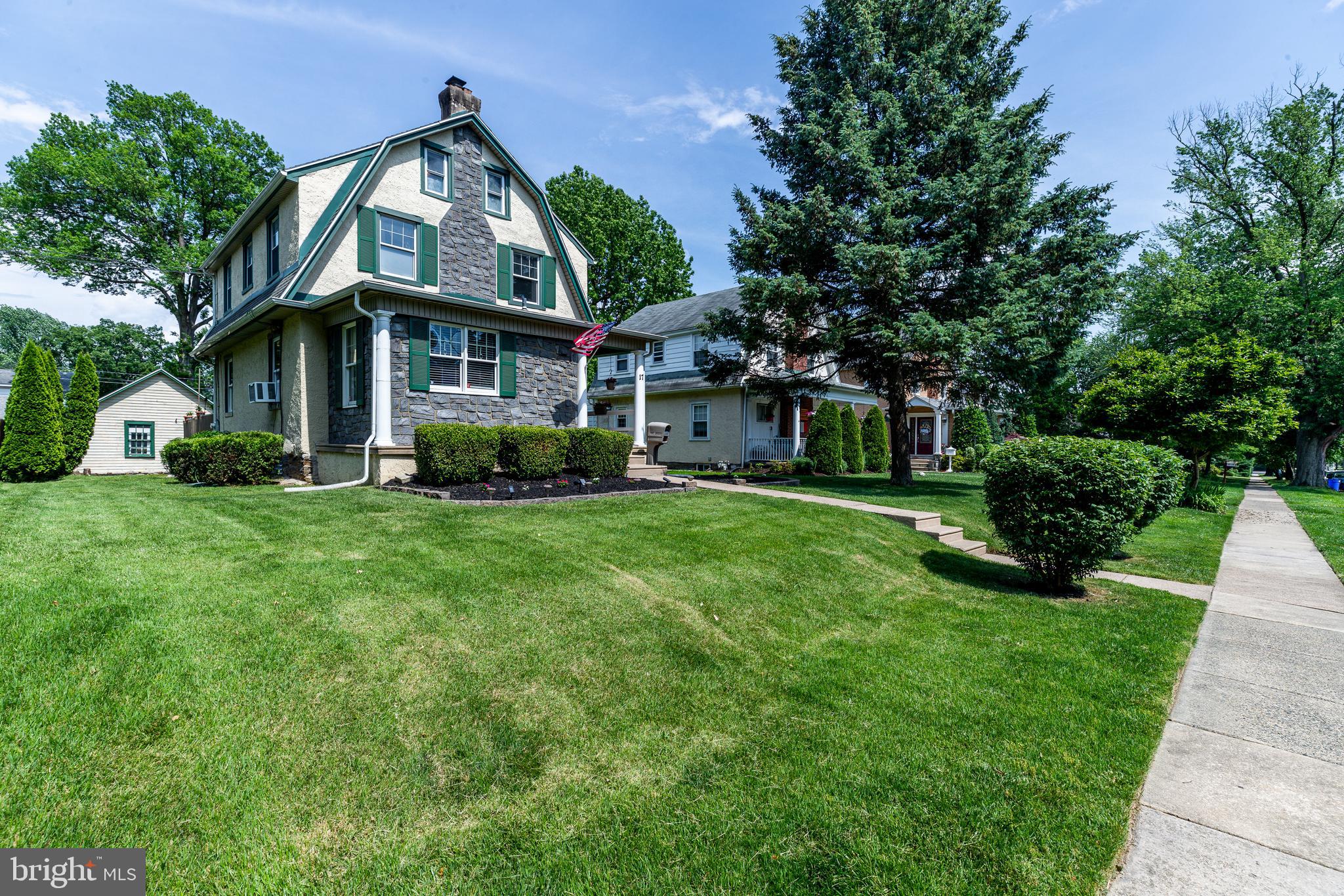 17 Ridley Avenue Aldan, PA 19018 - Photo 3 of 57 Lucsious Green Lawn