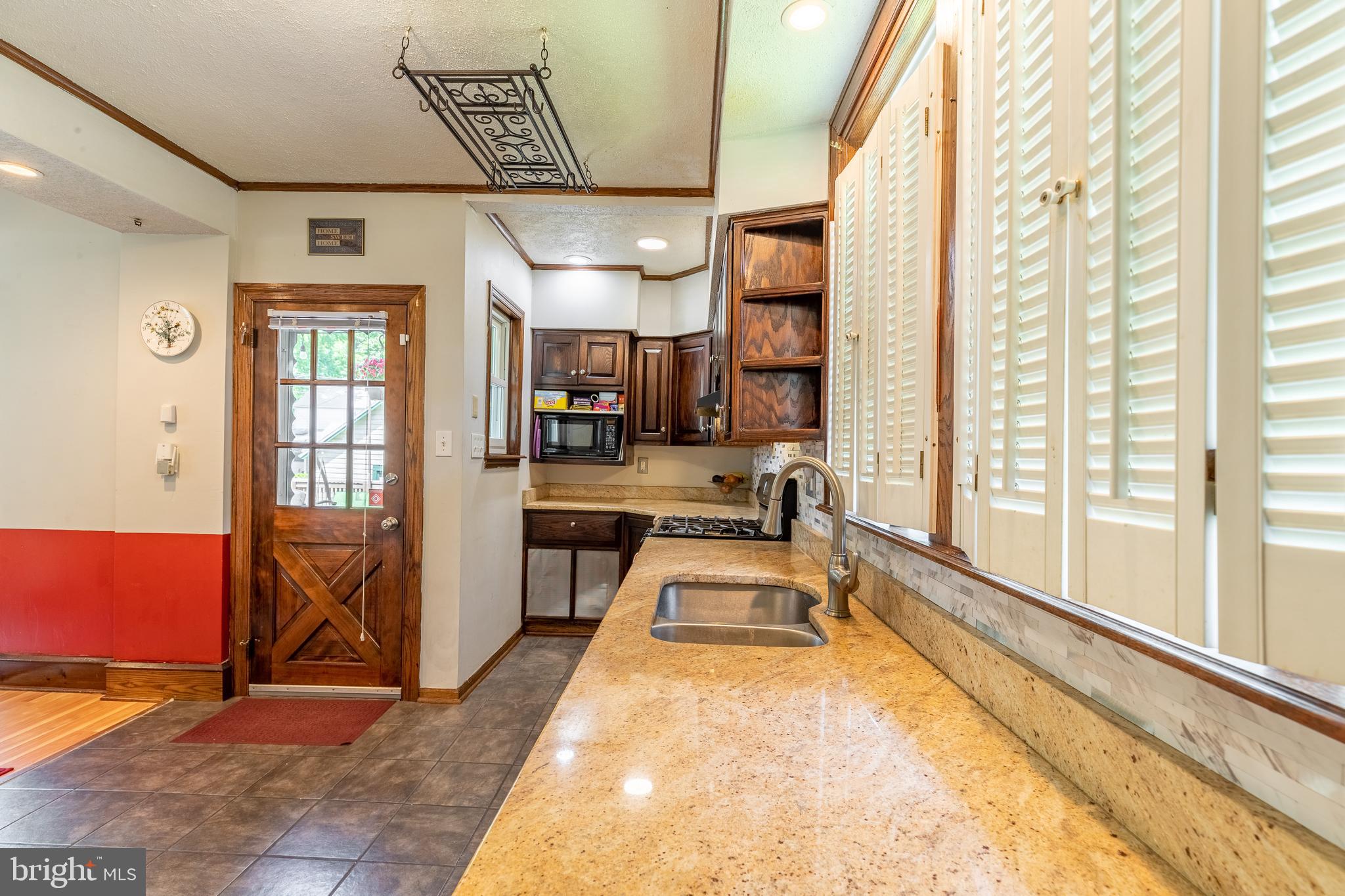17 Ridley Avenue Aldan, PA 19018 - Photo 22 of 57 Granite Countertops