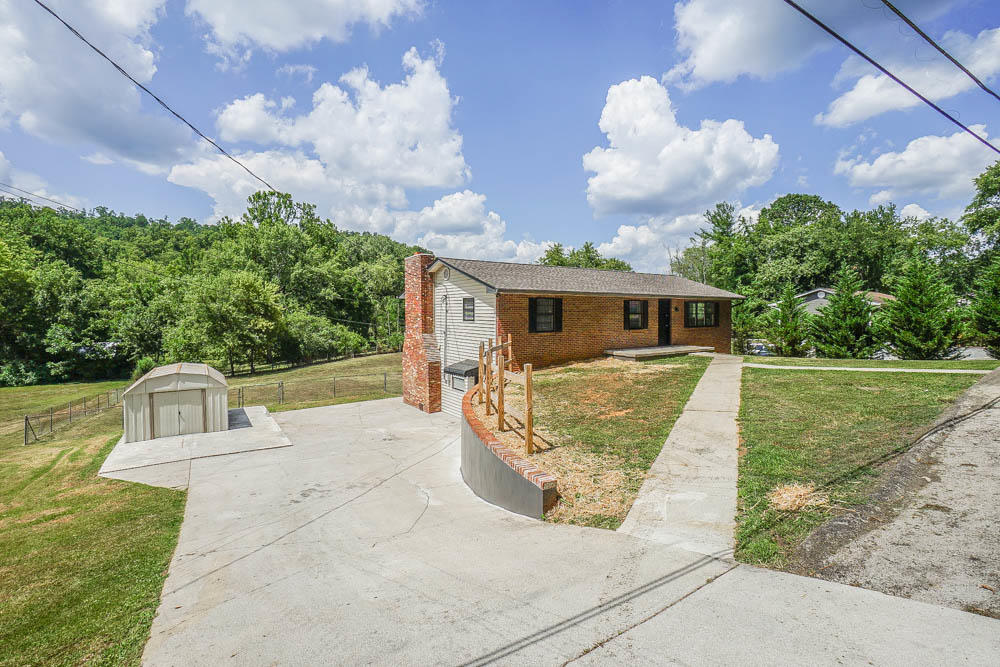 859 Knight Road Knoxville, TN 37920 - Photo 3 of 40 DSC08585