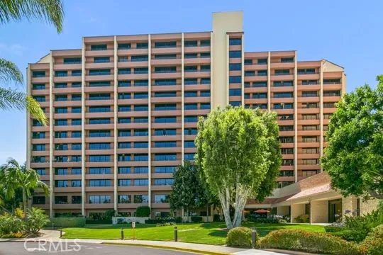 $249,900 | 24055 Paseo Del Lago, Unit 1207, Laguna Woods, CA 92637