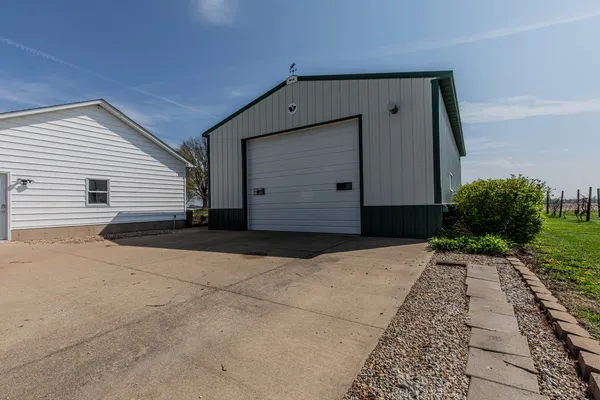 $310,000 | 16460-2400 2400 E Street, Princeton, IL 61356