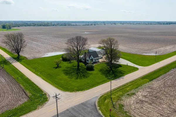 $310,000 | 16460-2400 2400 E Street, Princeton, IL 61356