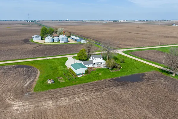 $310,000 | 16460-2400 2400 E Street, Princeton, IL 61356