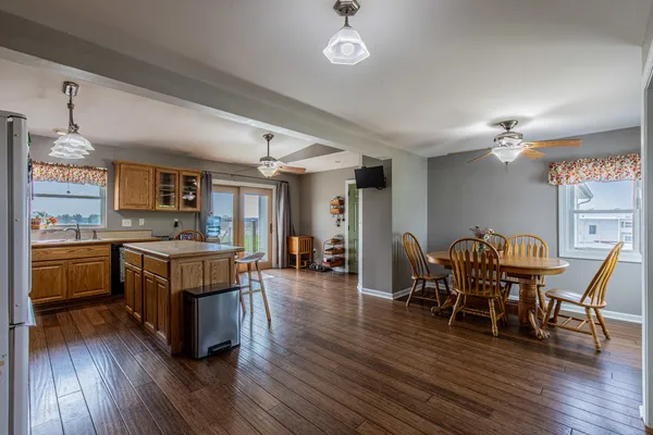 $310,000 | 16460-2400 2400 E Street, Princeton, IL 61356