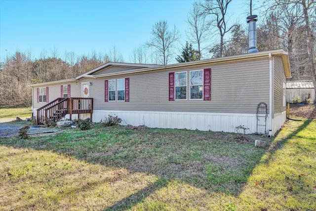$299,950 | 7682 Lee Highway, Troutville, VA 24175