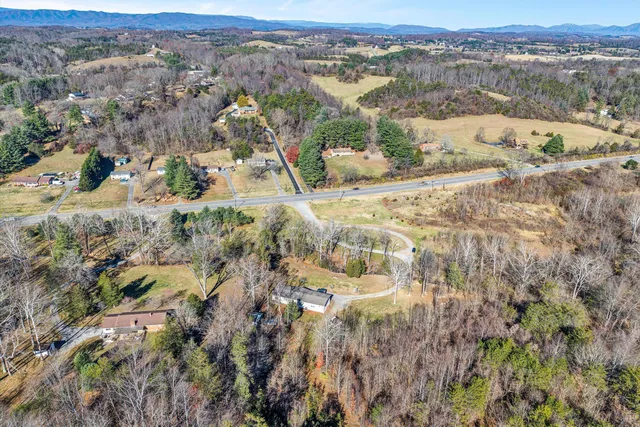 $299,950 | 7682 Lee Highway, Troutville, VA 24175