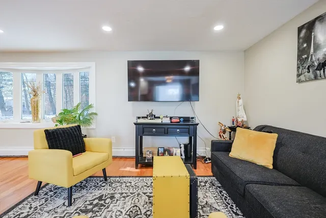 $579,900 | 158 Chester Street, Worcester, MA 01605