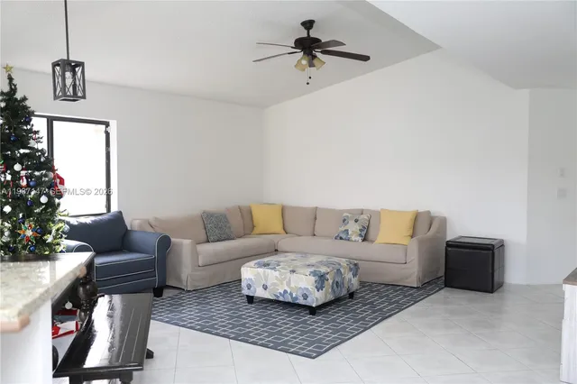 $3,200 | 1131 Southwest 109th Avenue, Pembroke Pines, FL 33025
