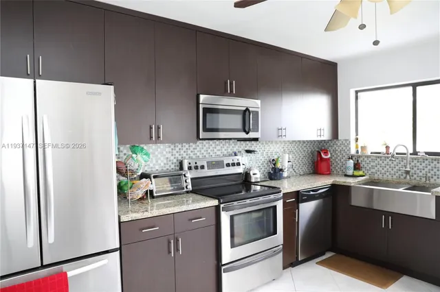 $3,200 | 1131 Southwest 109th Avenue, Pembroke Pines, FL 33025