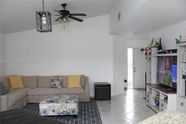 $3,200 | 1131 Southwest 109th Avenue, Pembroke Pines, FL 33025