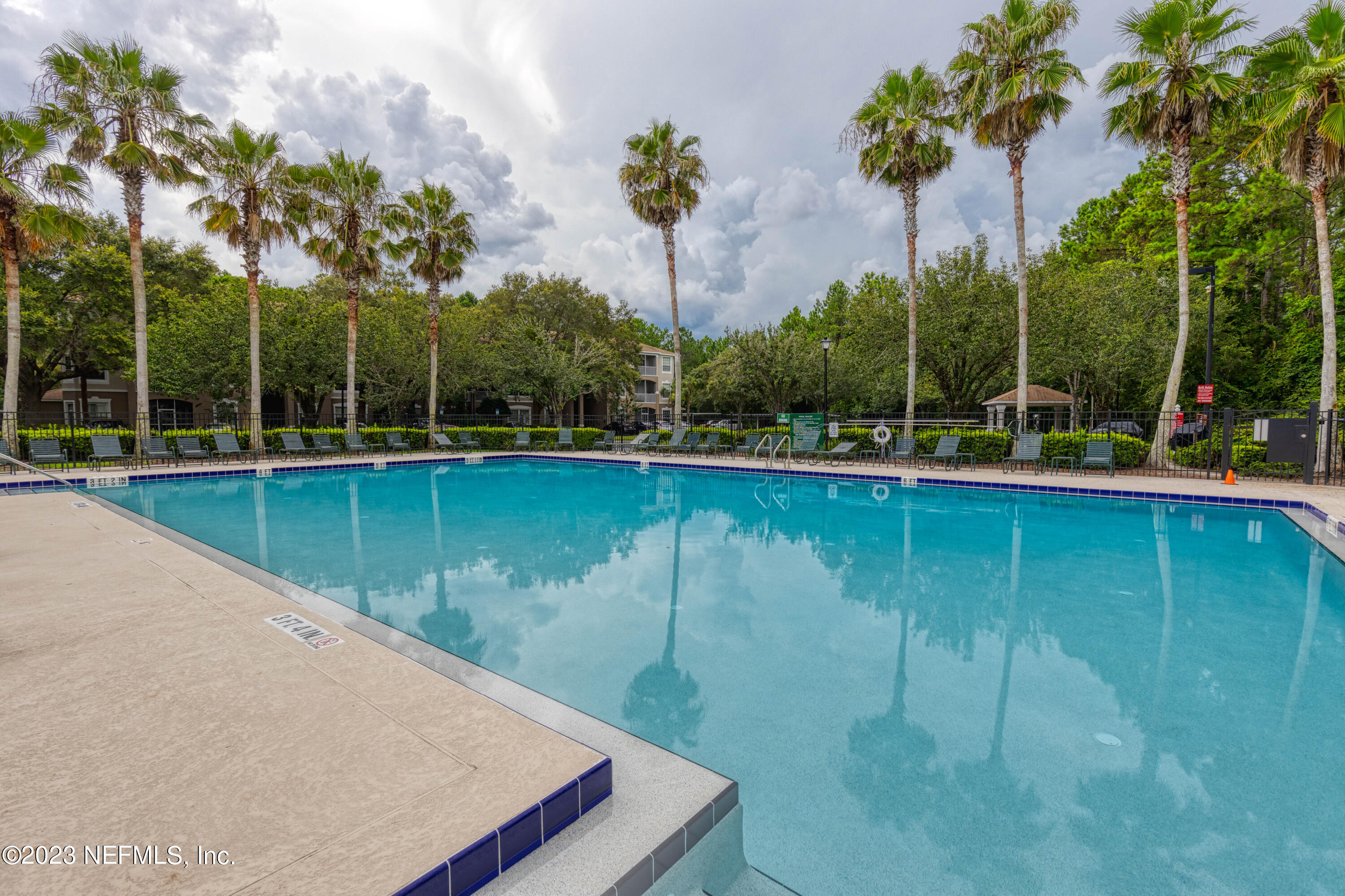 10550 Baymeadows Road, Unit 224 Jacksonville, FL 32256 - Photo 34 of 36 10550 Baymeadows Rd #224 Exterior-5