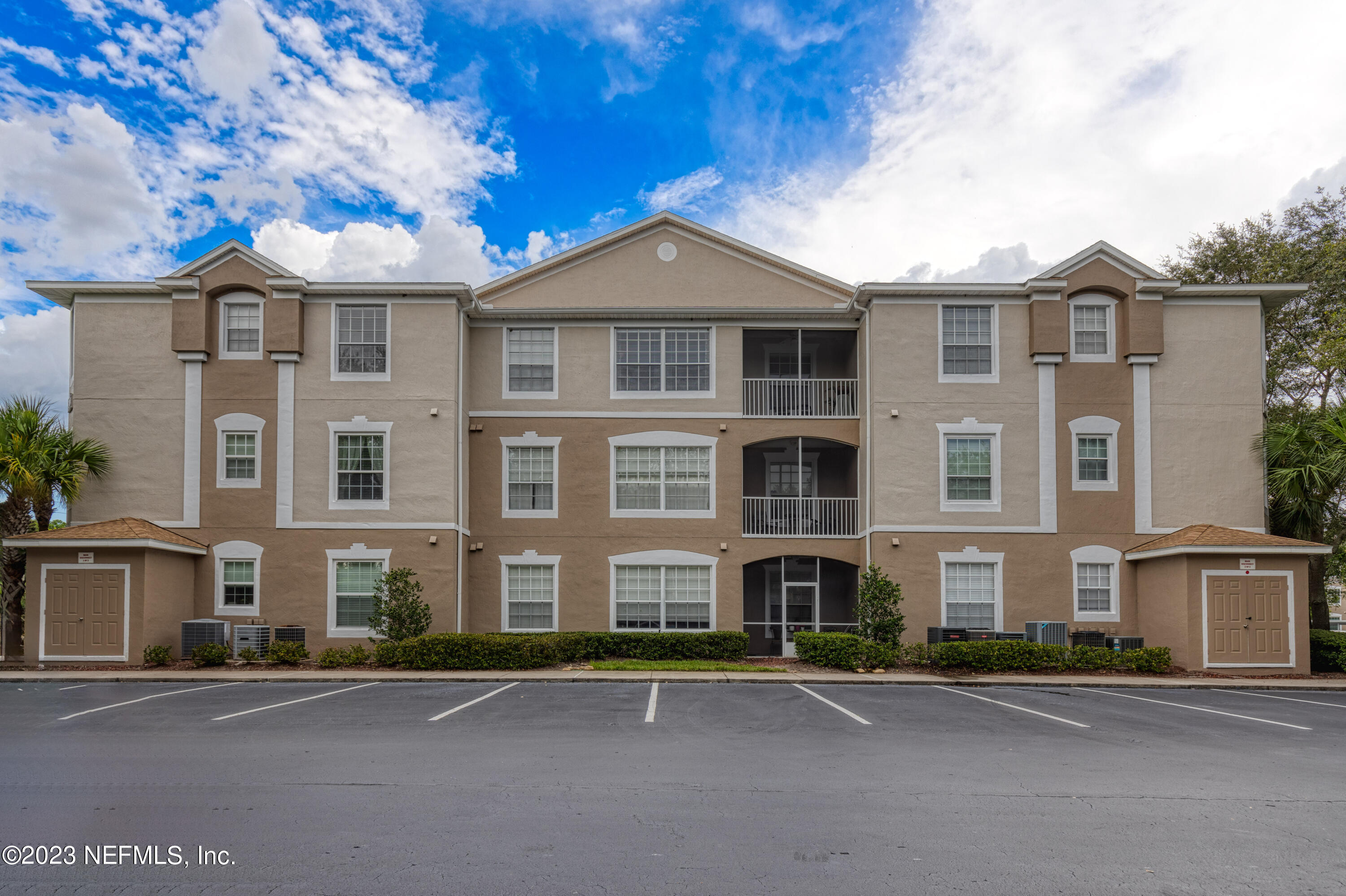 10550 Baymeadows Road, Unit 224 Jacksonville, FL 32256 - Photo 35 of 36 10550 Baymeadows Rd #224 Exterior-14