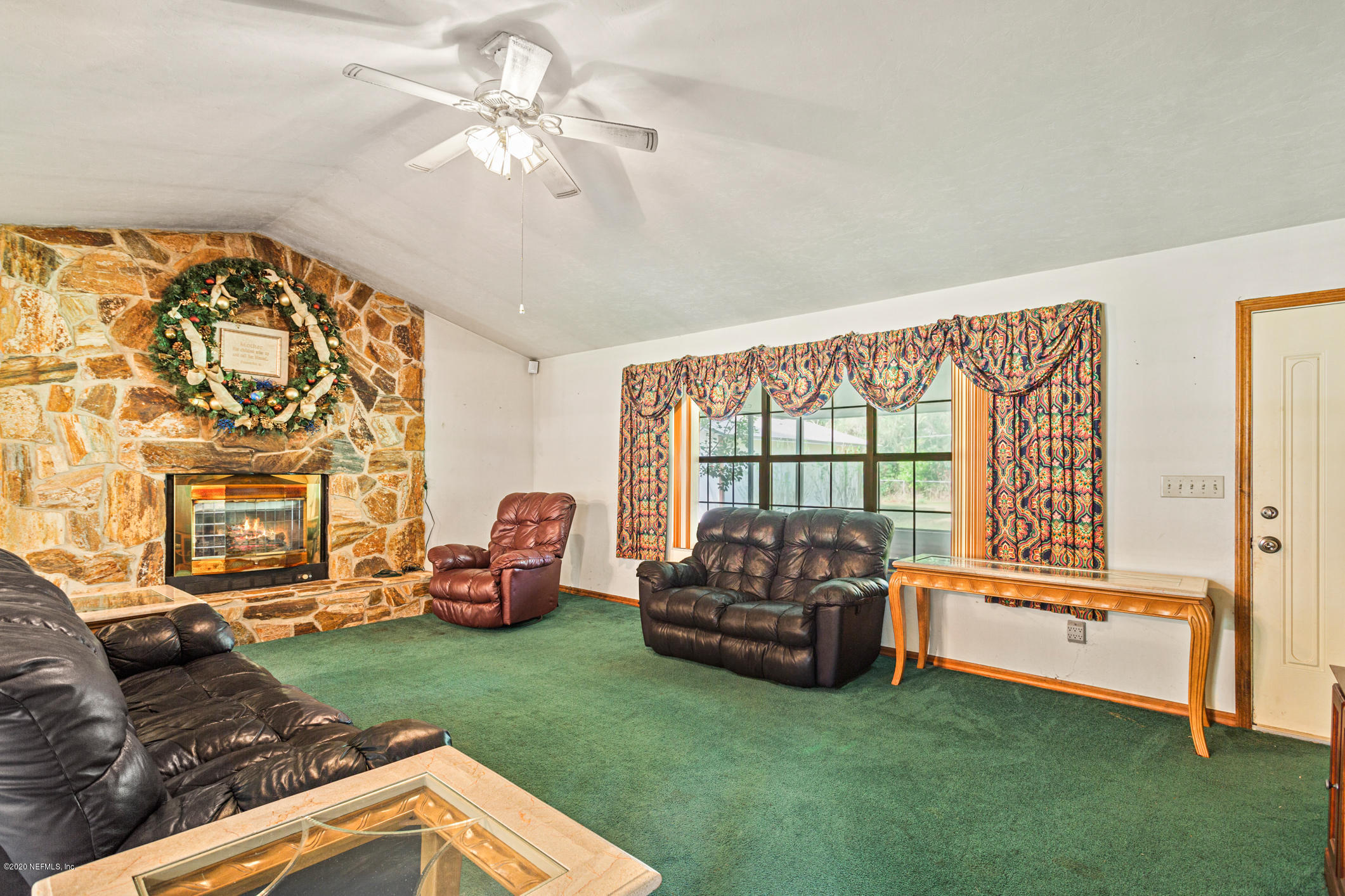 1449 Raiford Road Starke, FL 32091 - Photo 7 of 43 Living Room