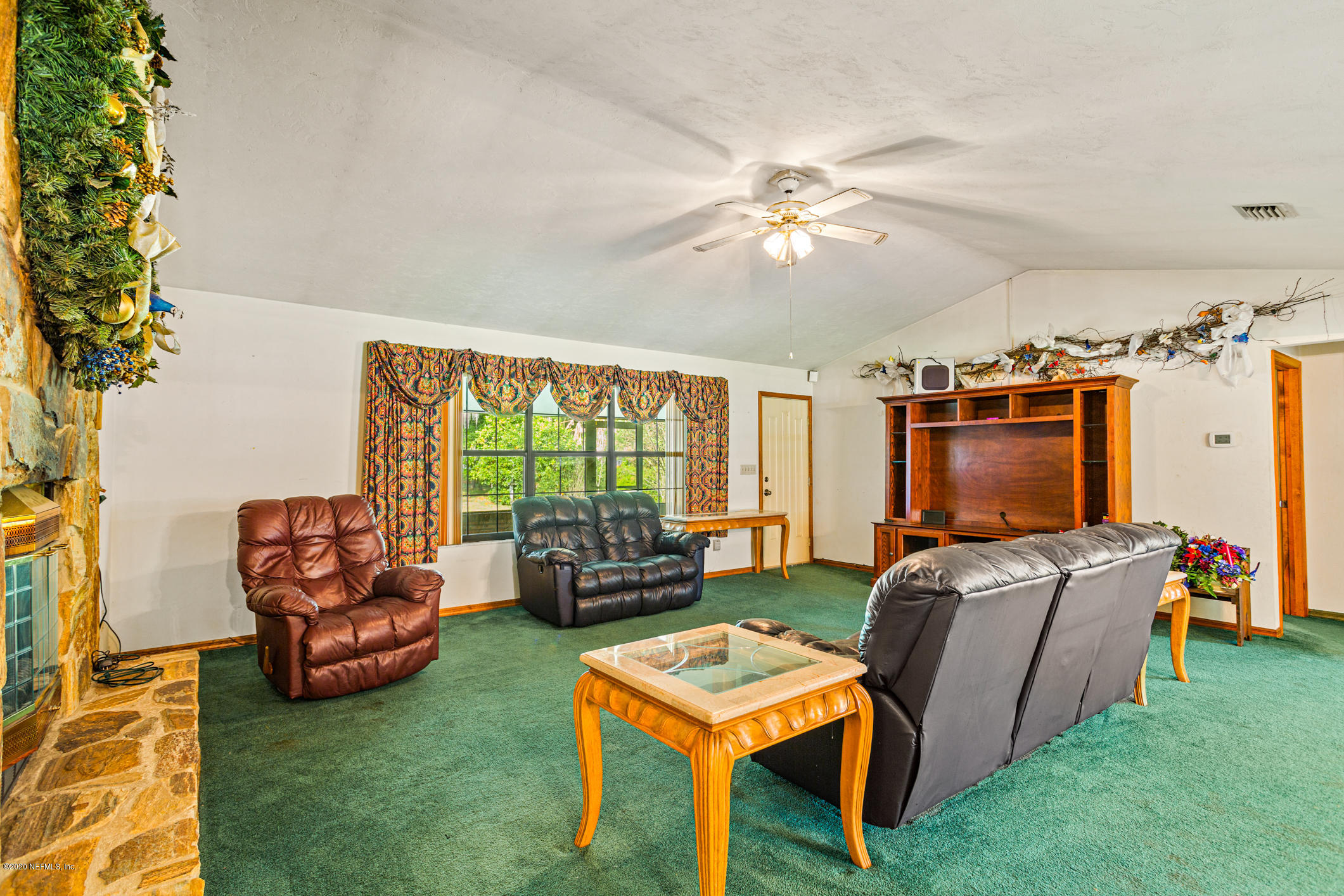 1449 Raiford Road Starke, FL 32091 - Photo 8 of 43 Living Room