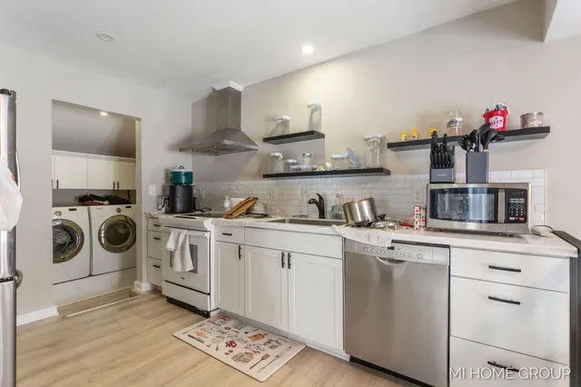 $299,900 | 544 Homestead Avenue, Holland, MI 49423