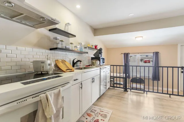 $299,900 | 544 Homestead Avenue, Holland, MI 49423