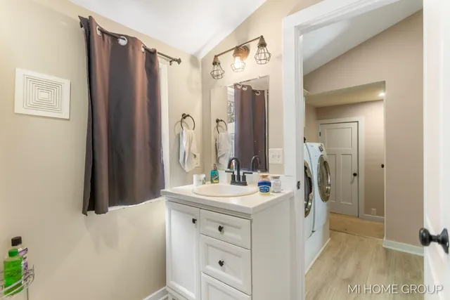 $299,900 | 544 Homestead Avenue, Holland, MI 49423