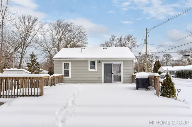 $299,900 | 544 Homestead Avenue, Holland, MI 49423