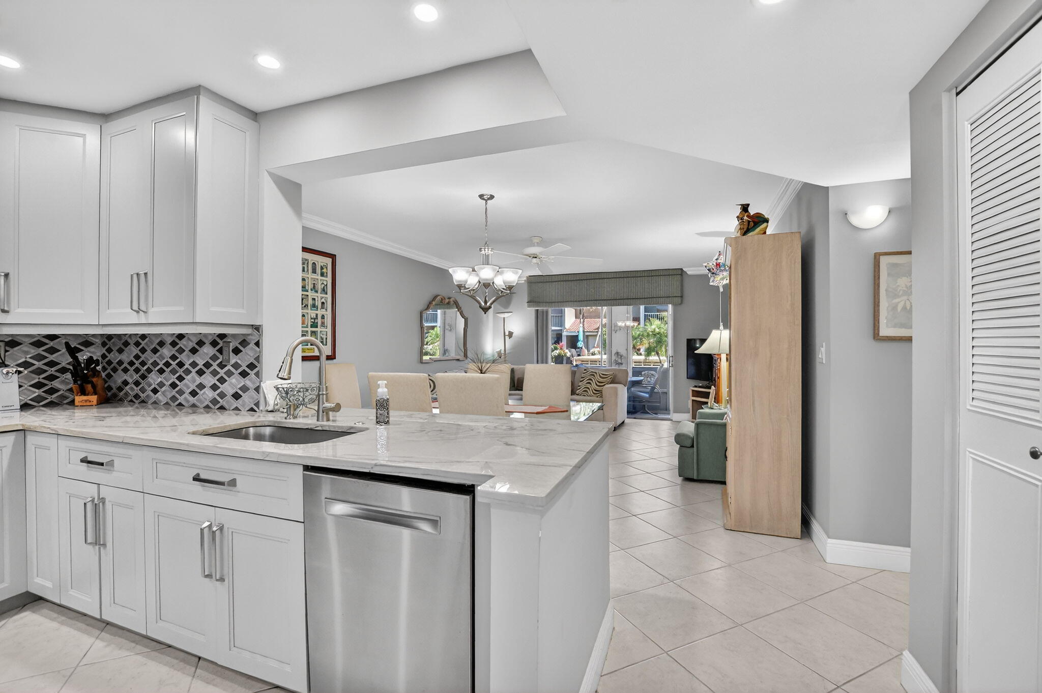 250 Northeast 20th Street, Unit 1300 Boca Raton, FL 33431 - Photo 4 of 38 4-web-or-mls-DSC_7826