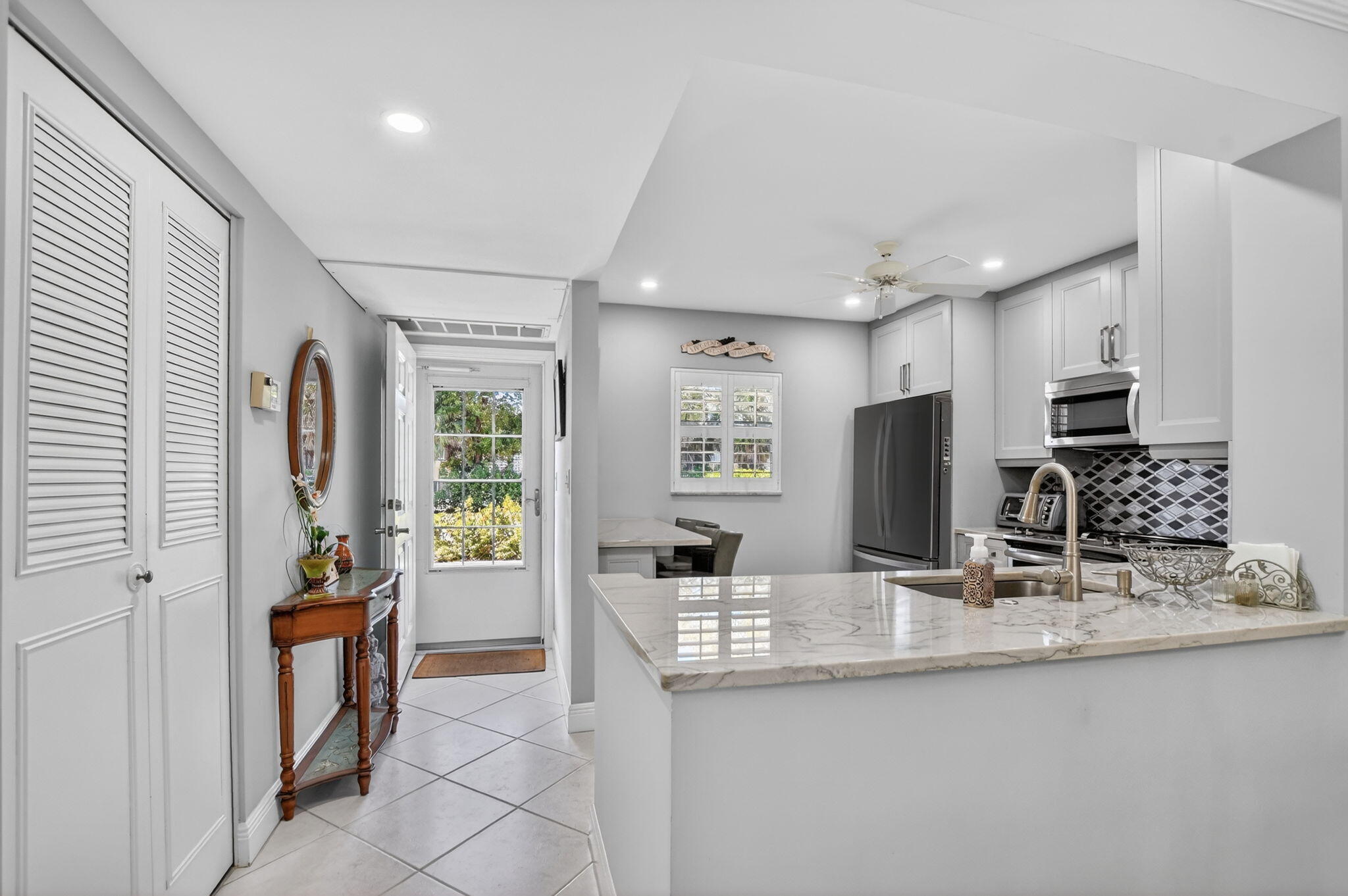 250 Northeast 20th Street, Unit 1300 Boca Raton, FL 33431 - Photo 5 of 38 5-web-or-mls-DSC_7831