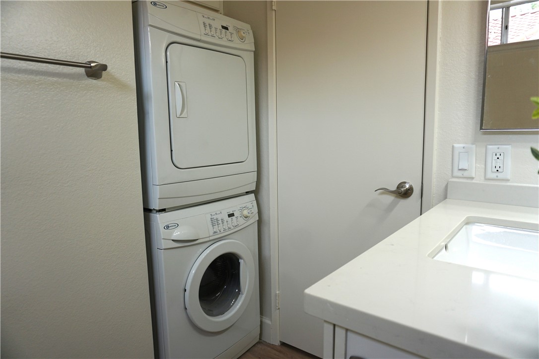 4 Vía Compania Rancho Santa Margarita, CA 92688 - Photo 28 of 37 Laundry