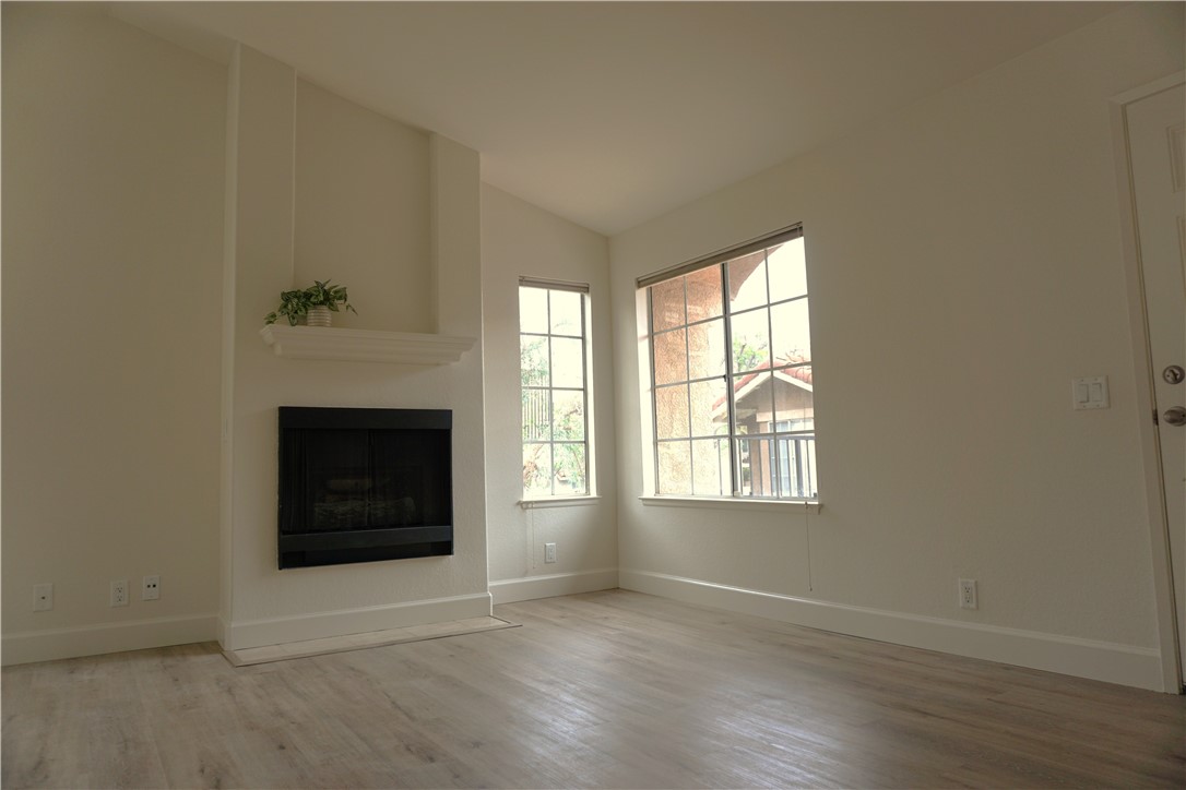 4 Vía Compania Rancho Santa Margarita, CA 92688 - Photo 5 of 37