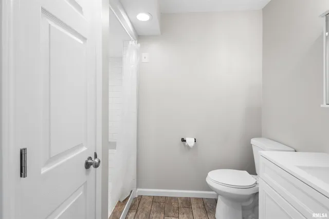 $185,000 | 1008 Oakwood Lane, Marion, IL 62959