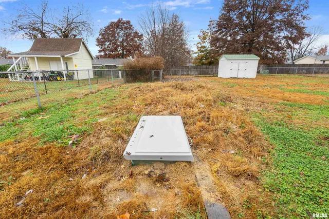 $185,000 | 1008 Oakwood Lane, Marion, IL 62959