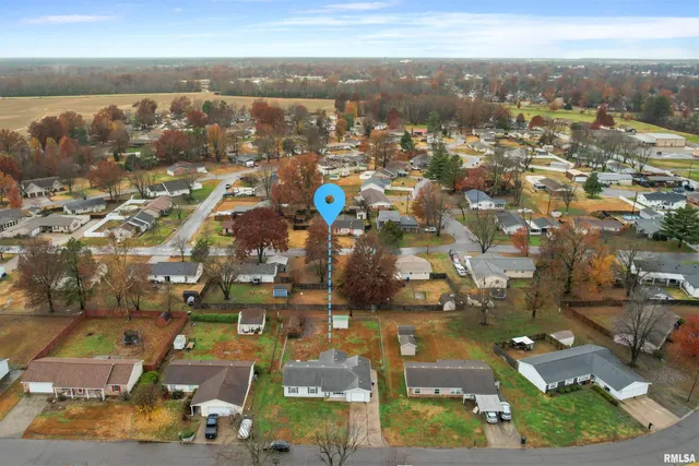 $185,000 | 1008 Oakwood Lane, Marion, IL 62959