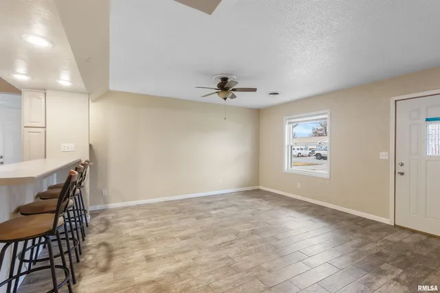 $185,000 | 1008 Oakwood Lane, Marion, IL 62959