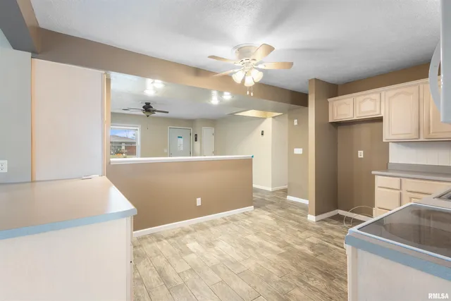 $185,000 | 1008 Oakwood Lane, Marion, IL 62959