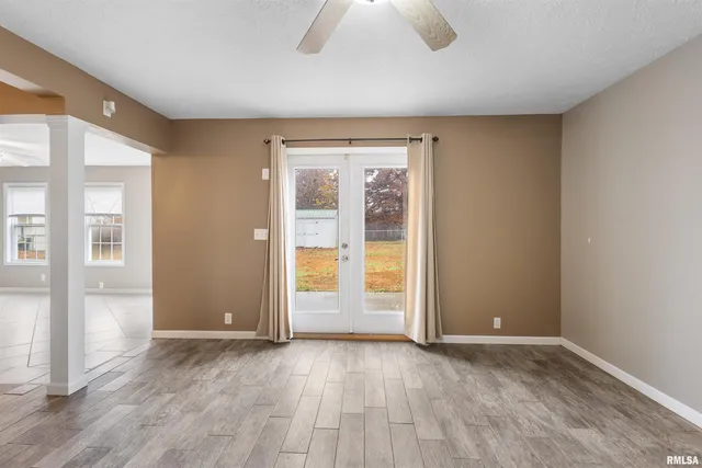 $185,000 | 1008 Oakwood Lane, Marion, IL 62959