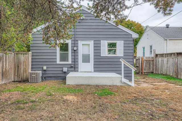 $2,650 | 4643 Emerson Avenue North, Minneapolis, MN 55412