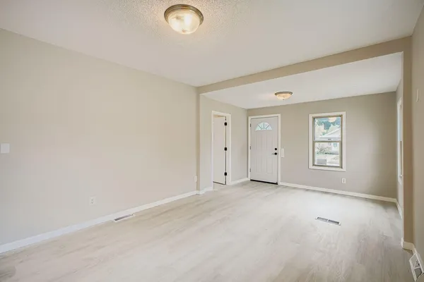 $2,650 | 4643 Emerson Avenue North, Minneapolis, MN 55412