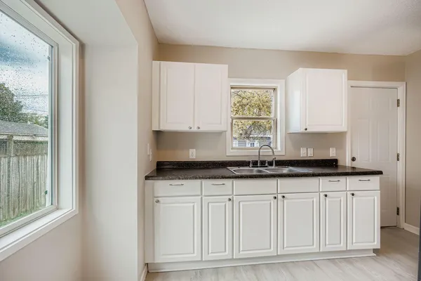 $2,650 | 4643 Emerson Avenue North, Minneapolis, MN 55412