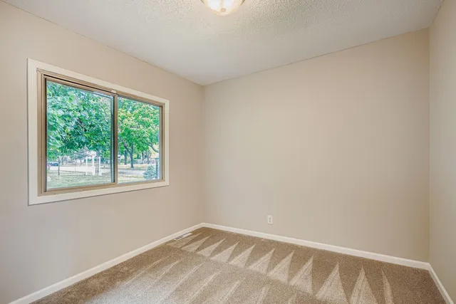 $2,650 | 4643 Emerson Avenue North, Minneapolis, MN 55412