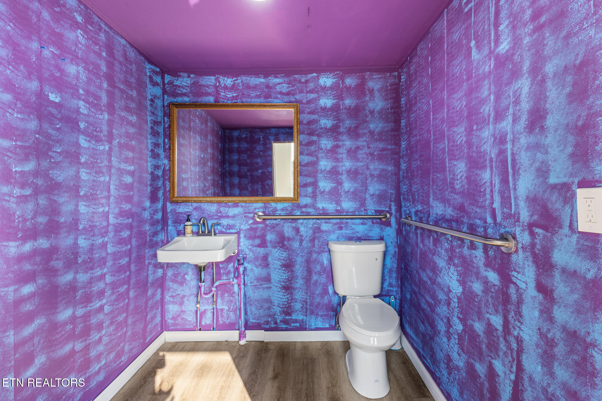 900 Mulberry Street, Unit B Loudon, TN 37774 - Photo 15 of 18 900 Mulberry Apt B-15