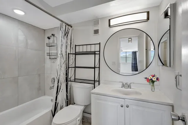 $1,775 | 500 Executive Center Drive, Unit 3J, West Palm Beach, FL 33401