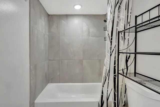 $1,775 | 500 Executive Center Drive, Unit 3J, West Palm Beach, FL 33401