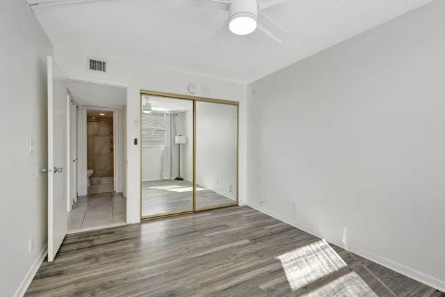 $1,775 | 500 Executive Center Drive, Unit 3J, West Palm Beach, FL 33401