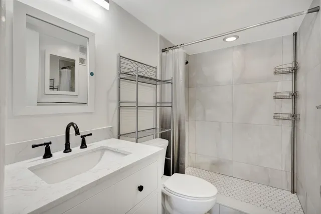 $1,775 | 500 Executive Center Drive, Unit 3J, West Palm Beach, FL 33401