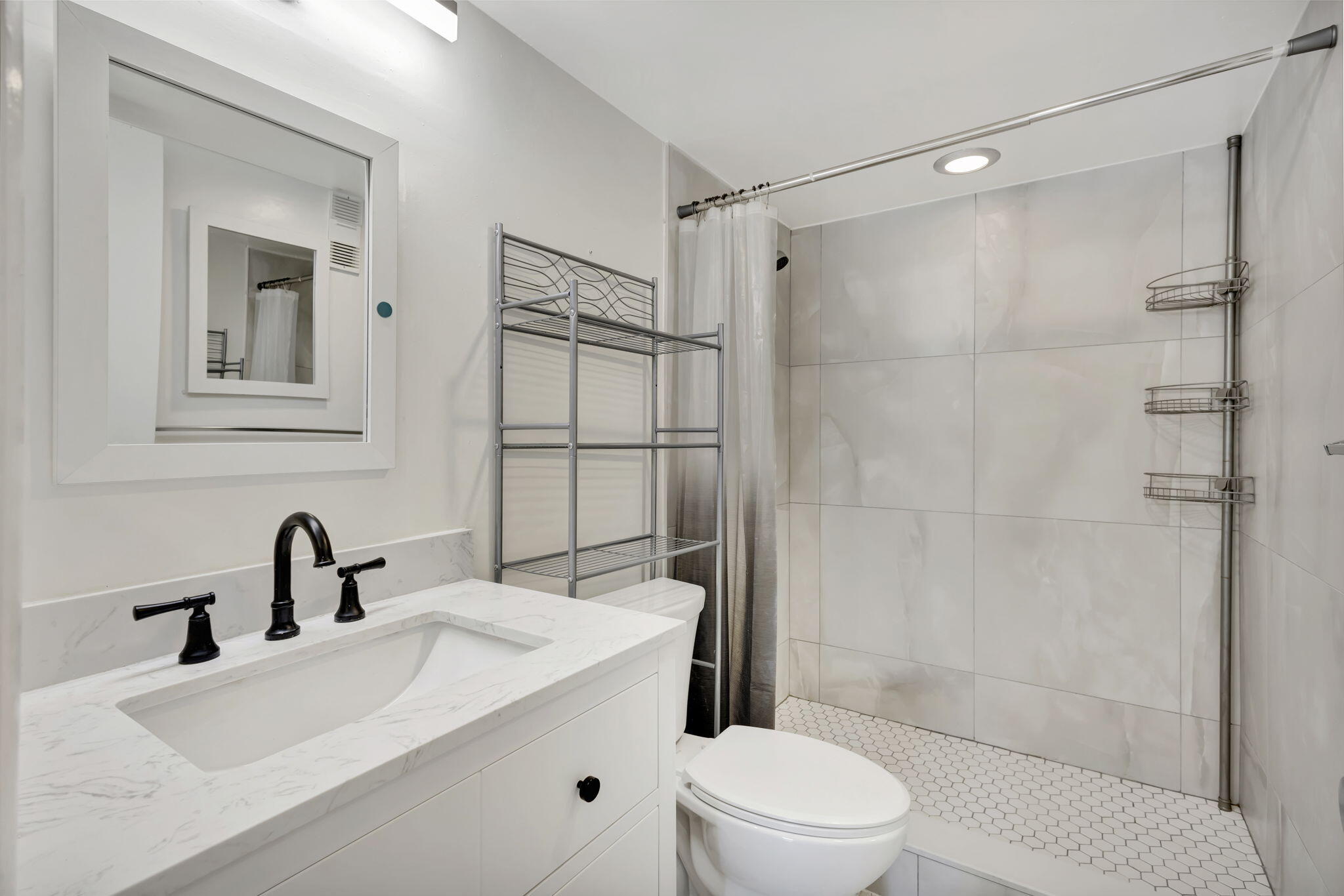 500 Executive Center Drive, Unit 3J West Palm Beach, FL 33401 - Photo 28 of 73 36-web-or-mls-5P1A2797