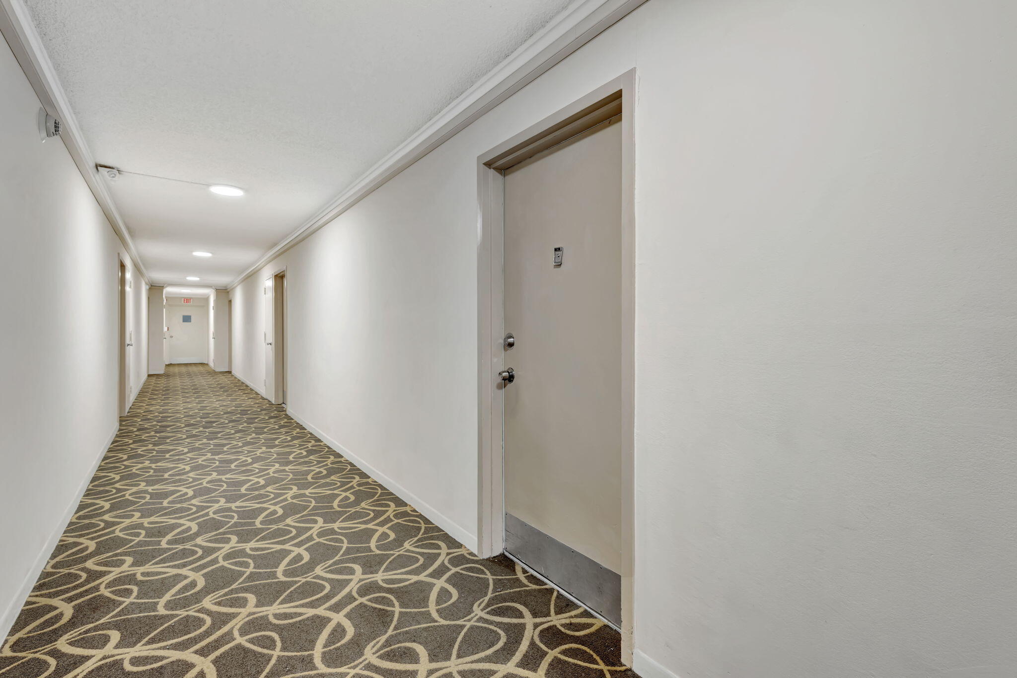 500 Executive Center Drive, Unit 3J West Palm Beach, FL 33401 - Photo 35 of 73 4-web-or-mls-5P1A2742