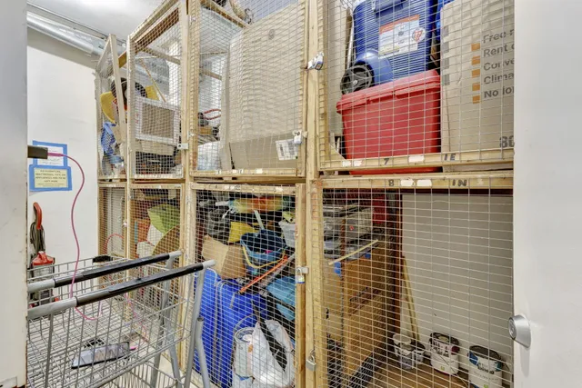 $1,775 | 500 Executive Center Drive, Unit 3J, West Palm Beach, FL 33401