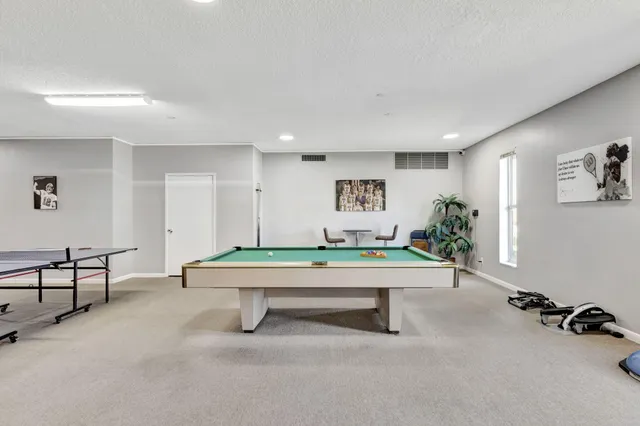 $1,775 | 500 Executive Center Drive, Unit 3J, West Palm Beach, FL 33401