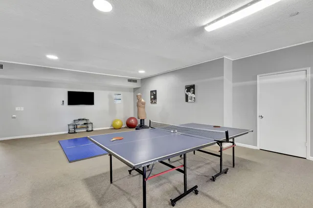 $1,775 | 500 Executive Center Drive, Unit 3J, West Palm Beach, FL 33401