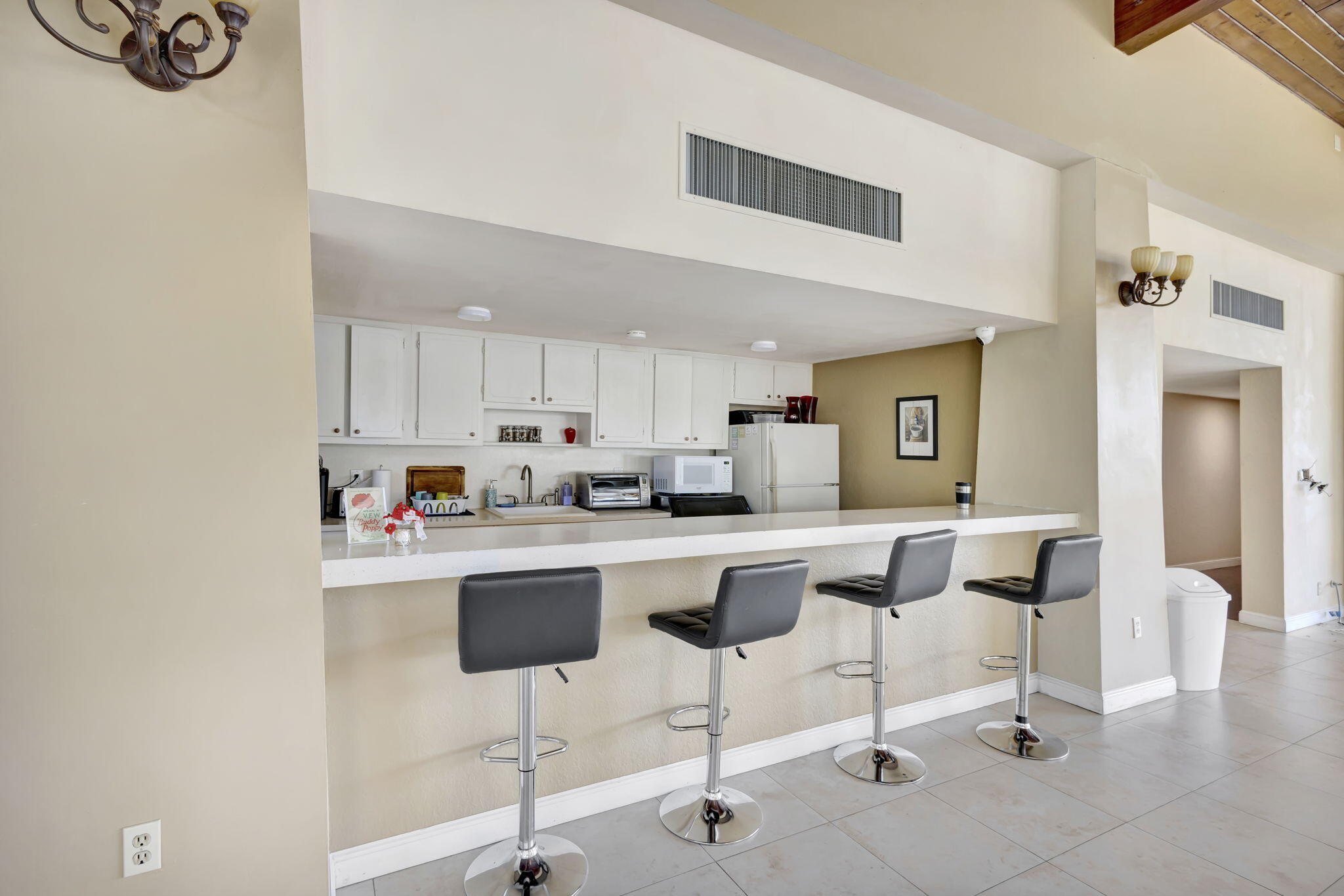 500 Executive Center Drive, Unit 3J West Palm Beach, FL 33401 - Photo 54 of 73 54-web-or-mls-5P1A3003