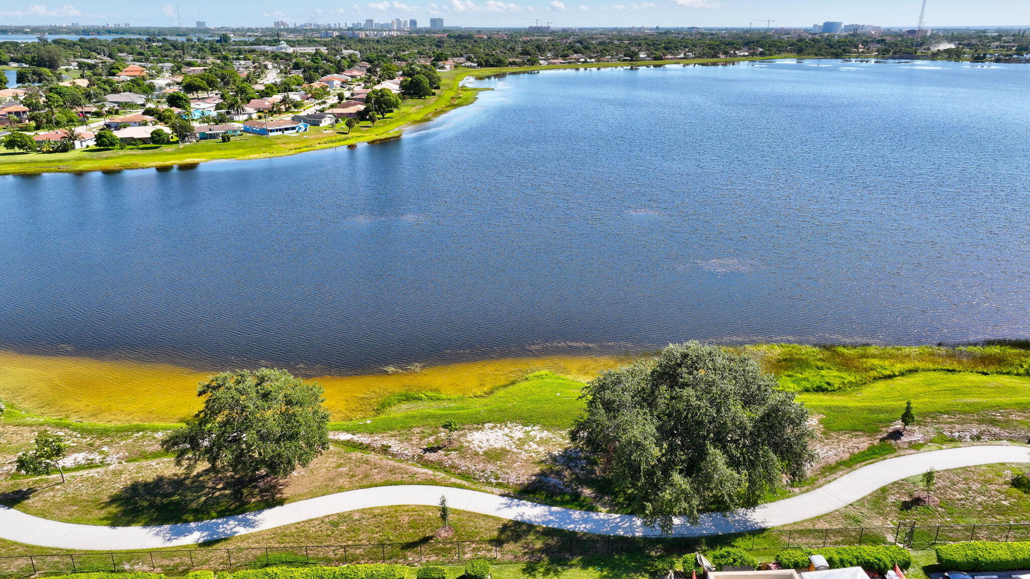 500 Executive Center Drive, Unit 3J West Palm Beach, FL 33401 - Photo 55 of 73 76-web-or-mls-DJI_20250731133624_0116_D_