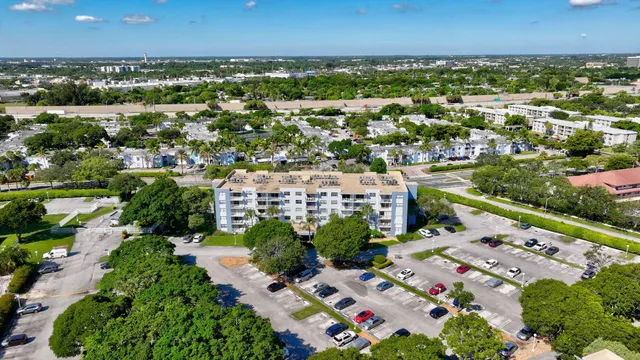 $1,775 | 500 Executive Center Drive, Unit 3J, West Palm Beach, FL 33401